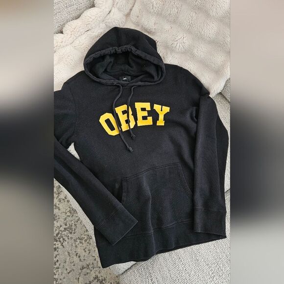 Obey Tops - 💝Obey hoodie